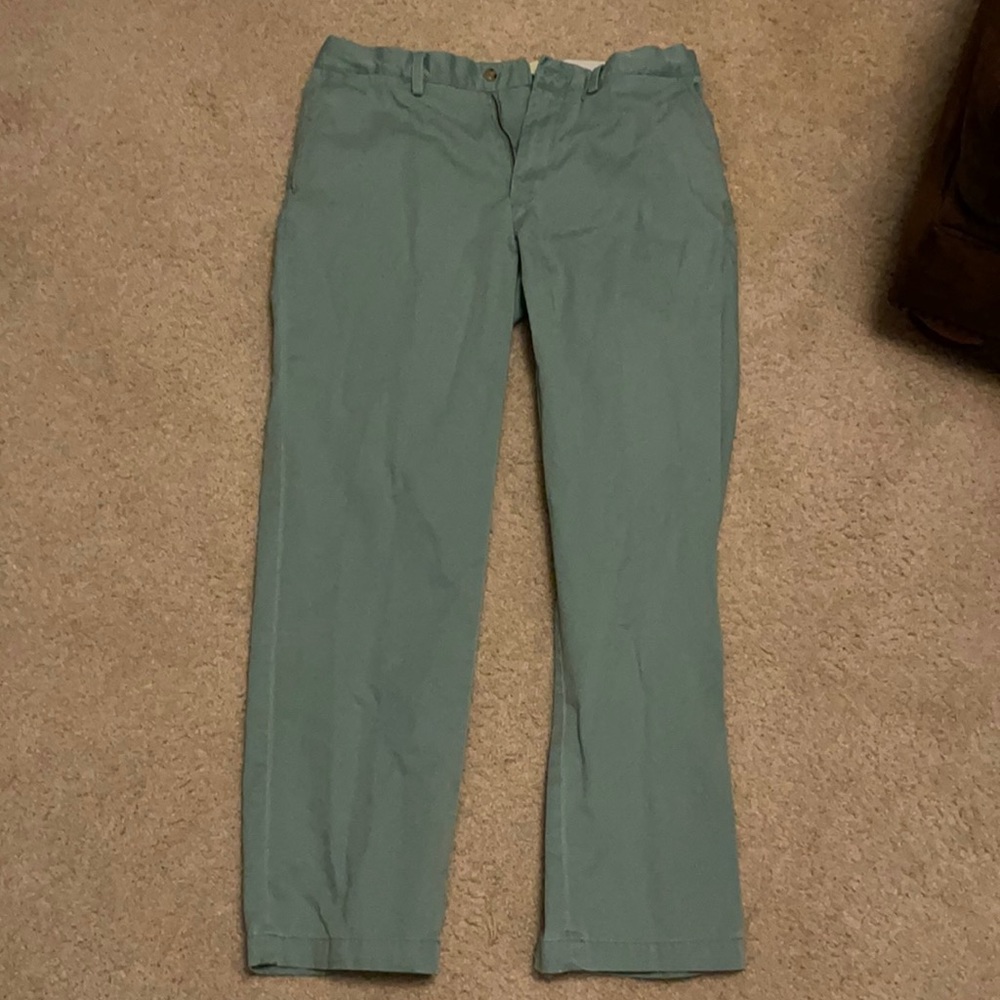 Men’s classic fit chinos